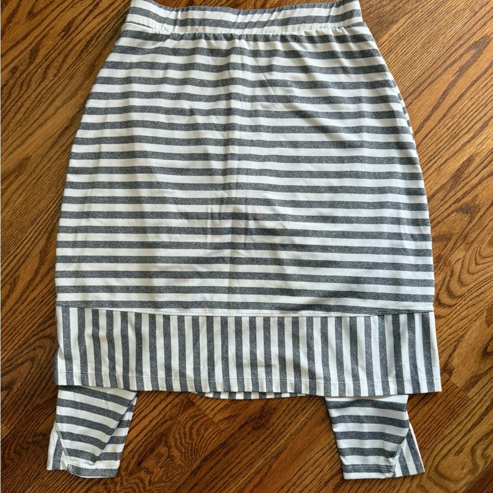 Snoga Athletics Courtney Toliver Striped Gray Skirt Women Large